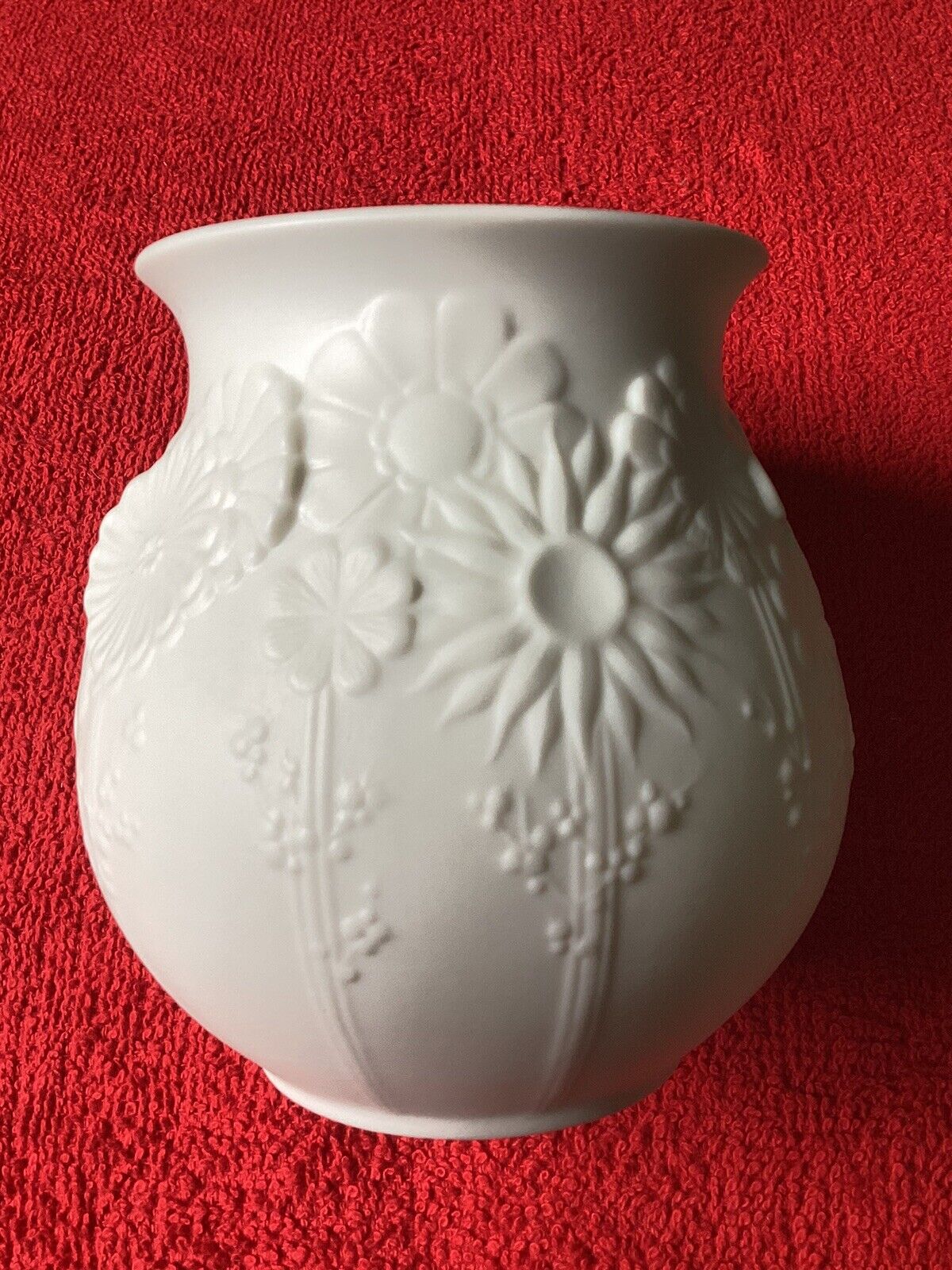 KAISER Bisque Porcelain Vase with Decorative Flowers #497