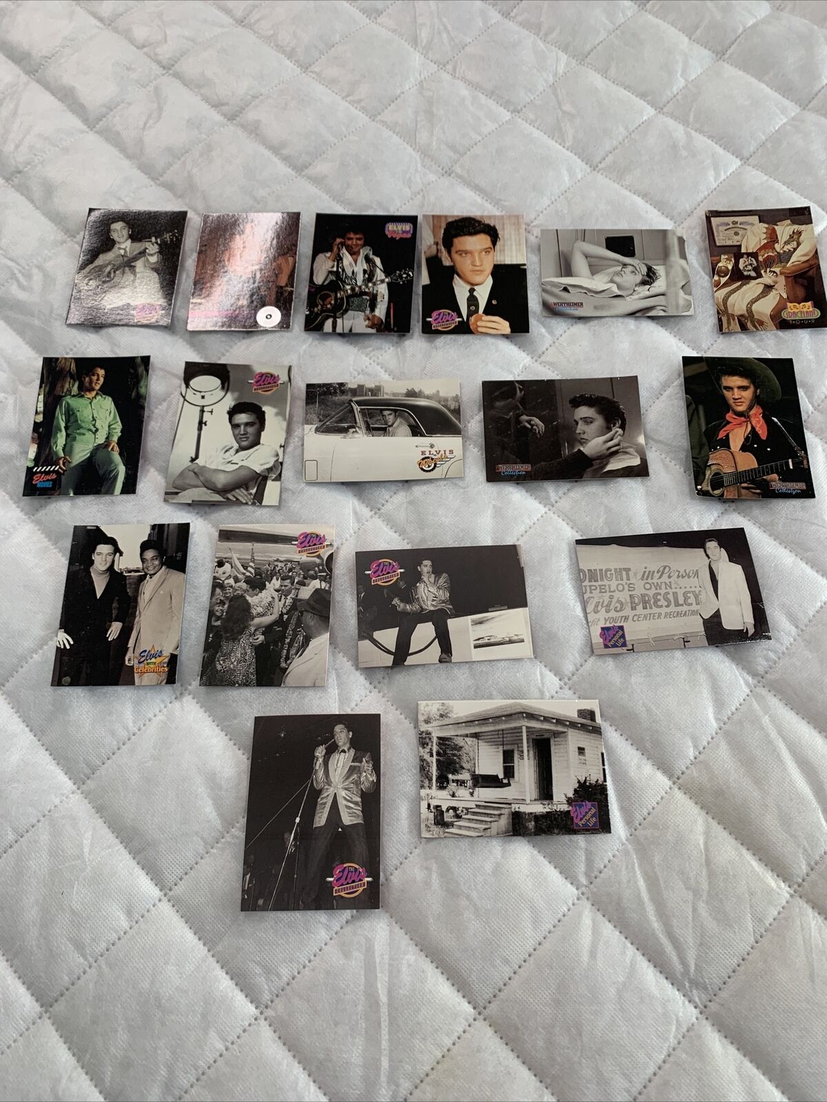 The Elvis Collection 1992 Elvis trading card lot of 17 good shape Vintage 🤘