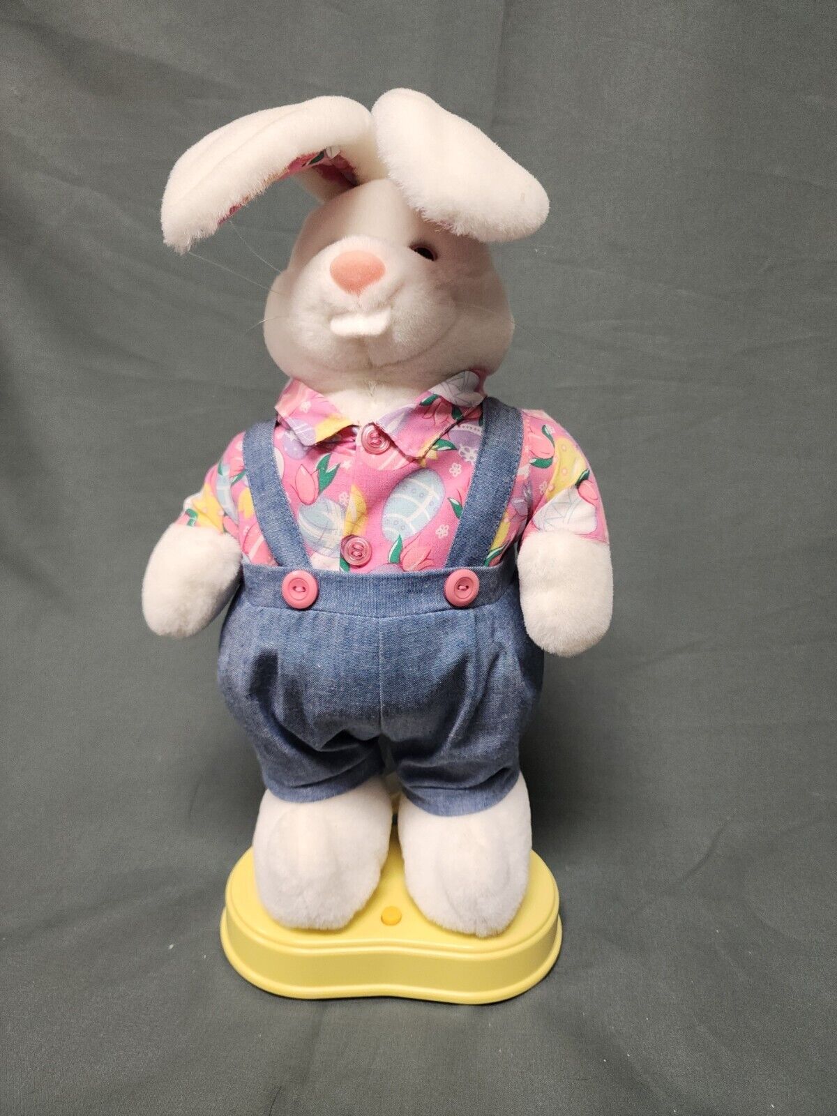 Vintage Gemmy Egg Works Hip Swinging Easter Bunny Rabbit 1998 Singing Dancing