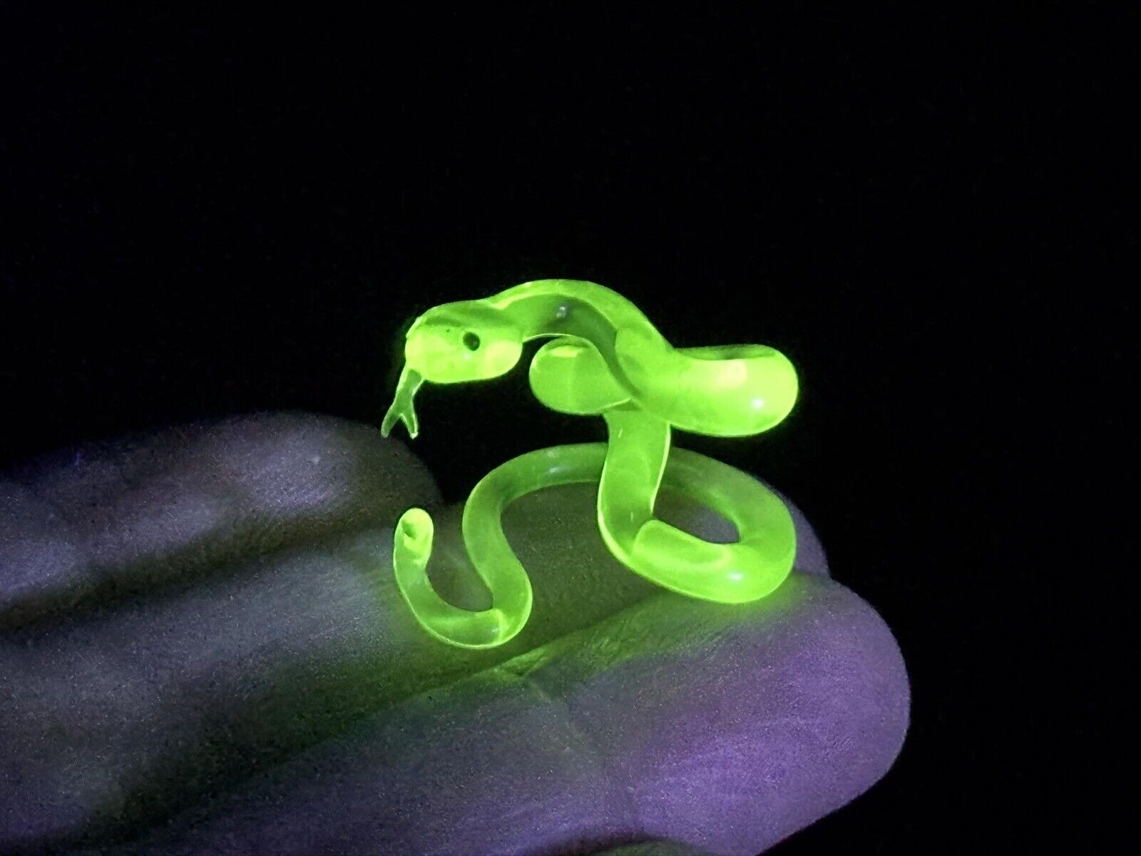 Uranium Vaseline Rattle Snake By Rafael