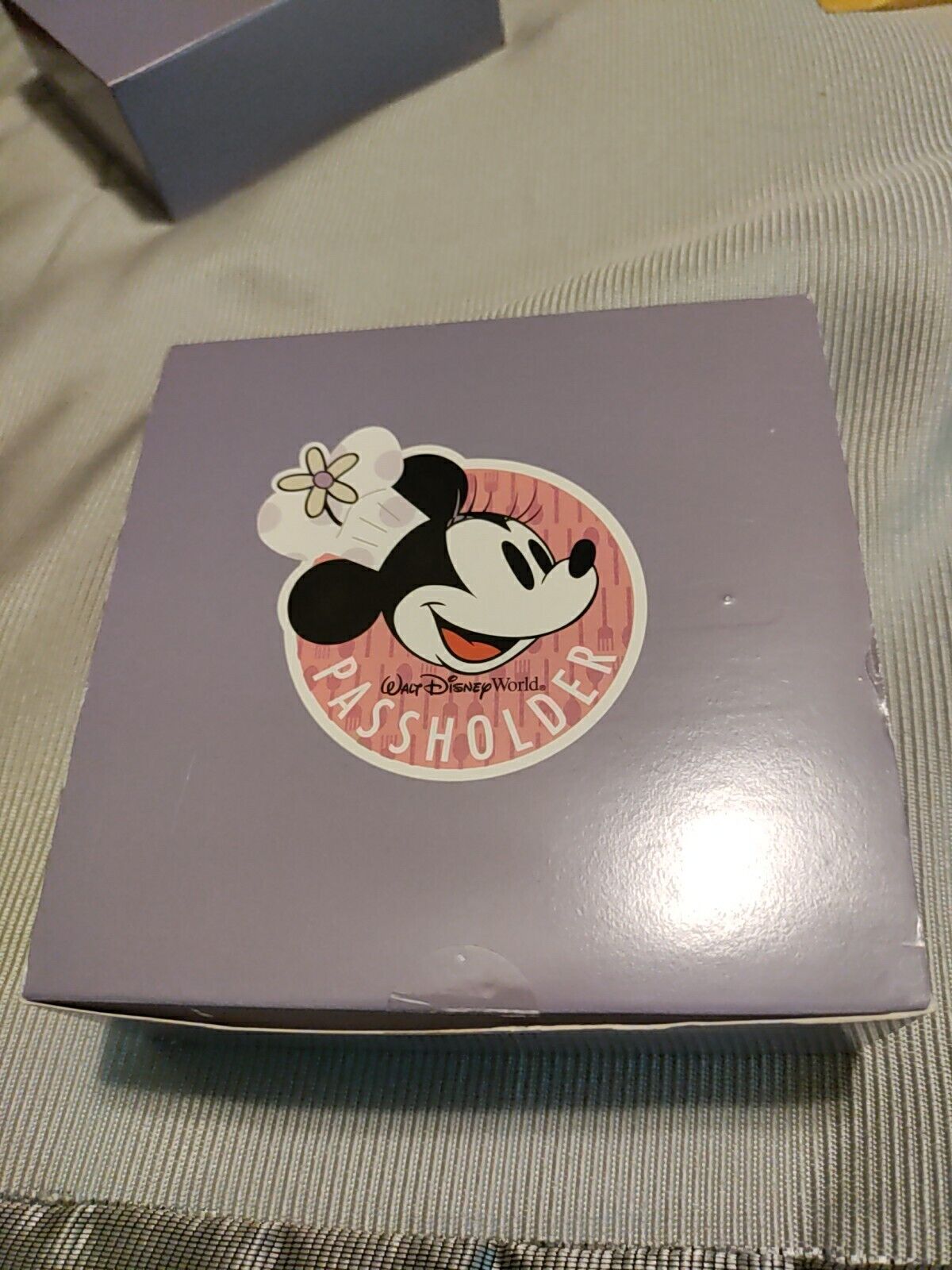 Walt Disney World Passholder Wooden Coaster Set Of 4 Minnie Mouse 