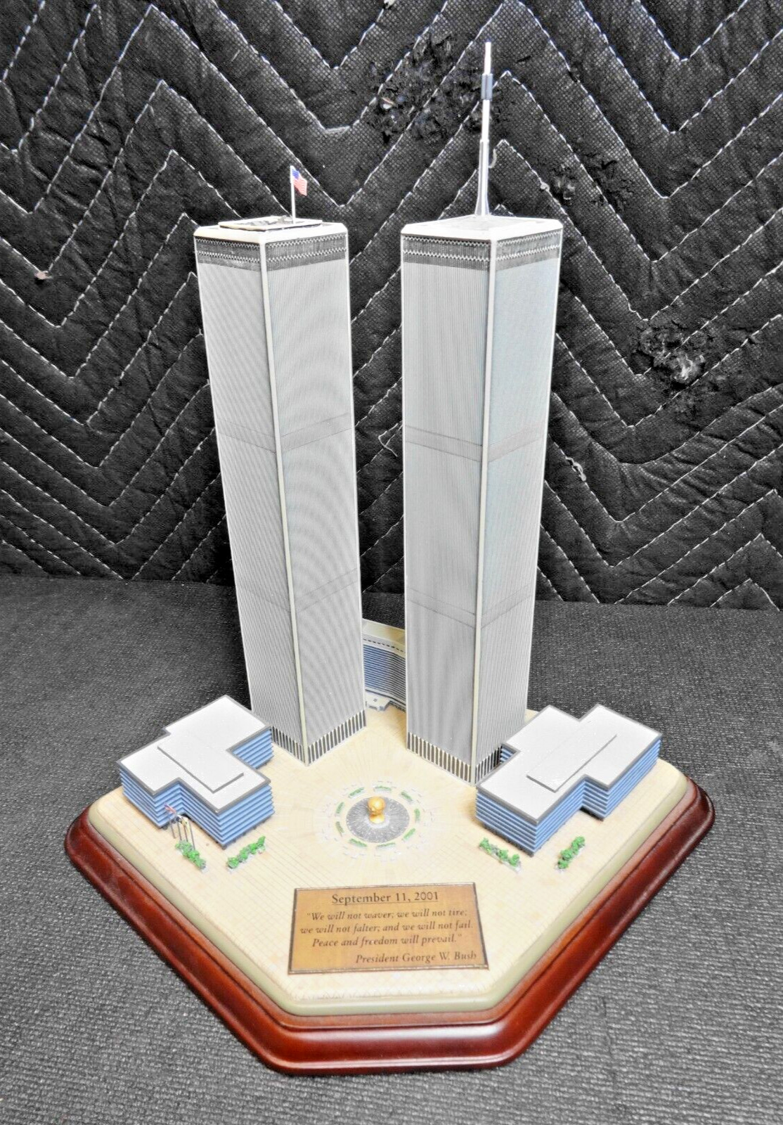 Danbury Mint 9/11 World Trade Center WTC Twin Towers Commemorative Statue Model