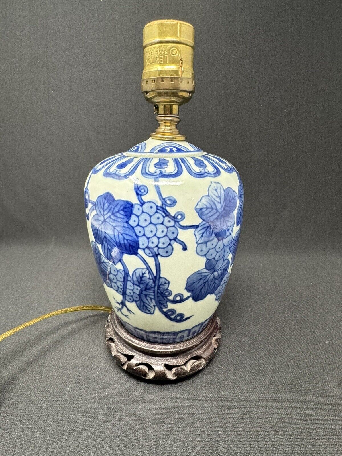 Beautiful Chinese Porcelain Blue & White Floral Ginger Jar Lamp on Wood Base