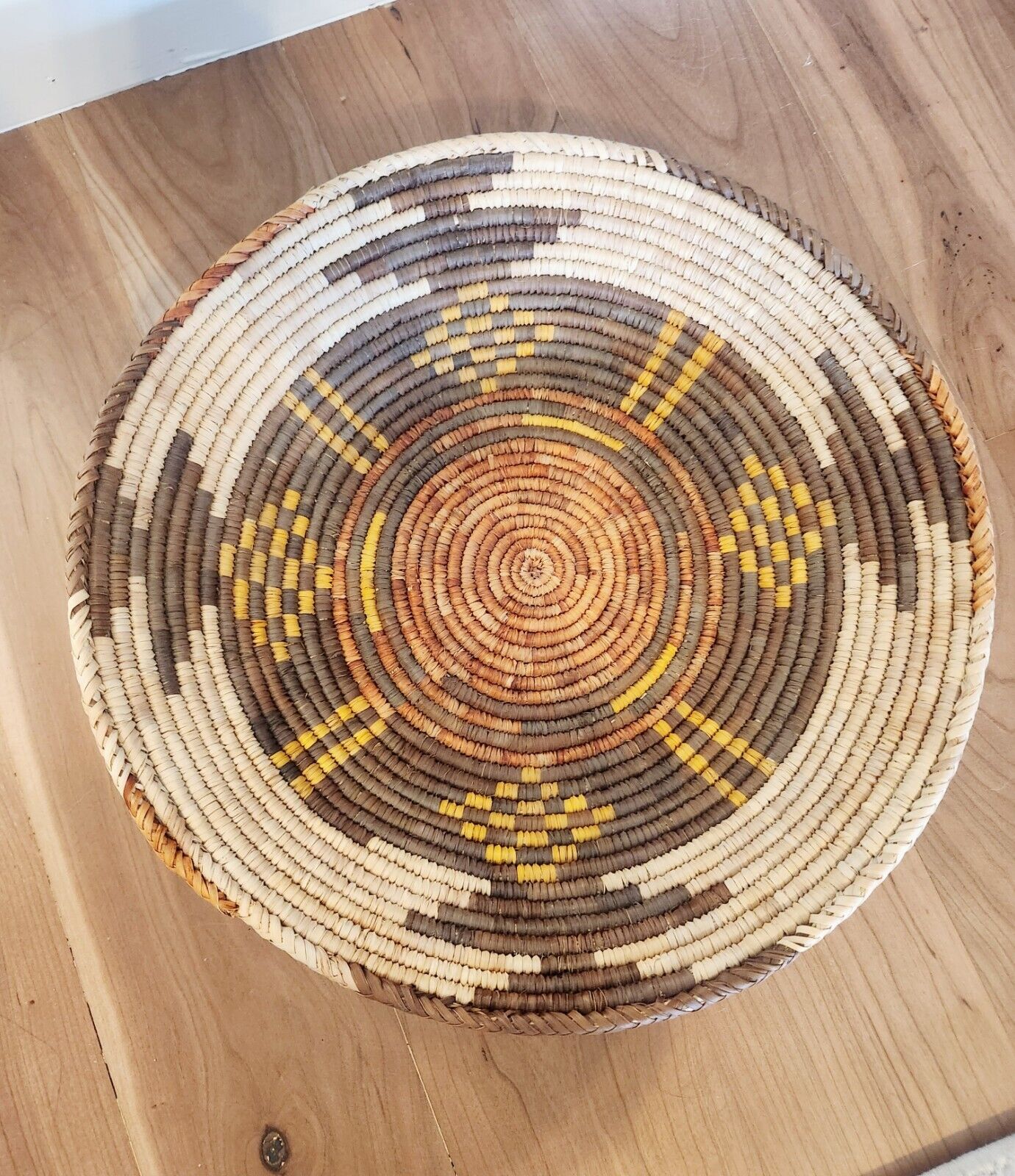 Vintage Native American Navajo Handwoven Basket 15in diameter 
