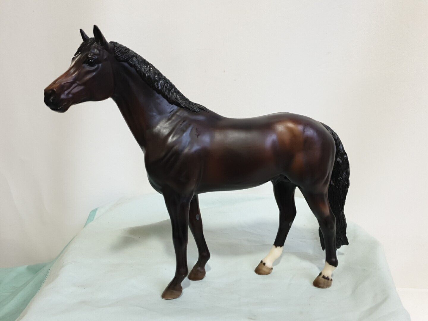 Breyer Horse #1475 Ravel, Collectable 
