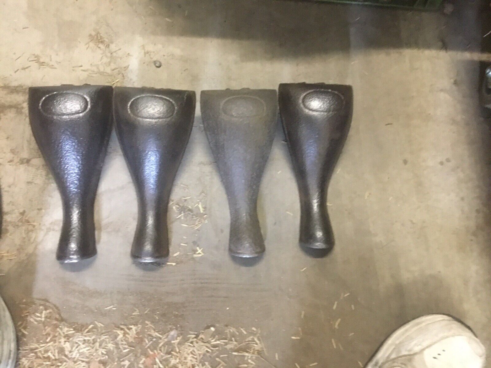 FOUR VINTAGE MATCHING PRISTINE CAST IRON FEET FOR STOVE/TUB/HEATER