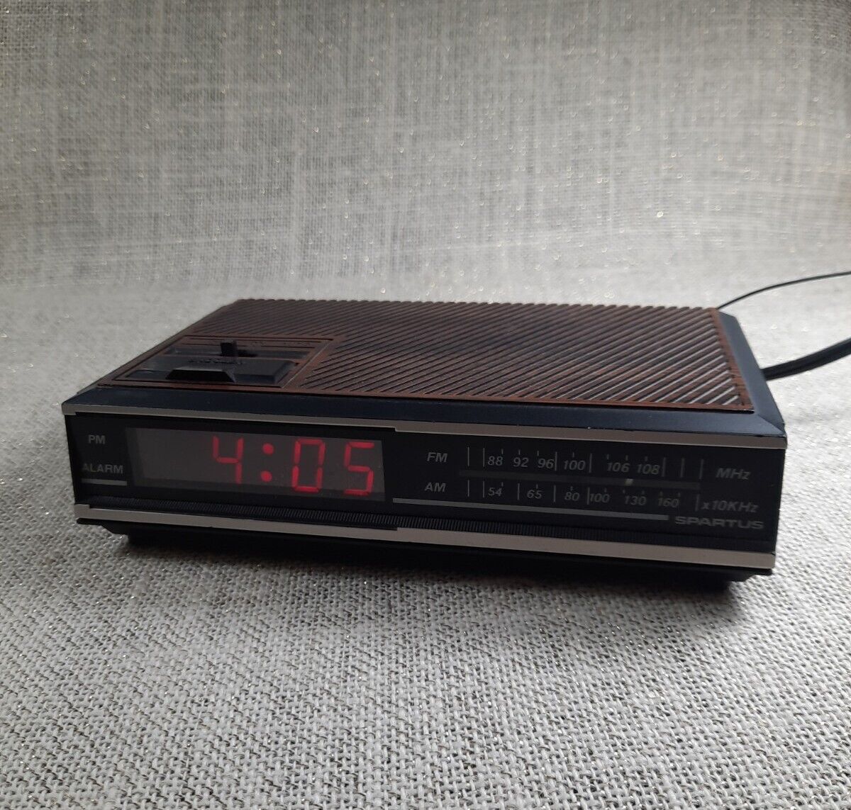 Vintage 80\'s Spartus Digital LED Alarm Clock AM-FM Radio Model 0107 Tested Works