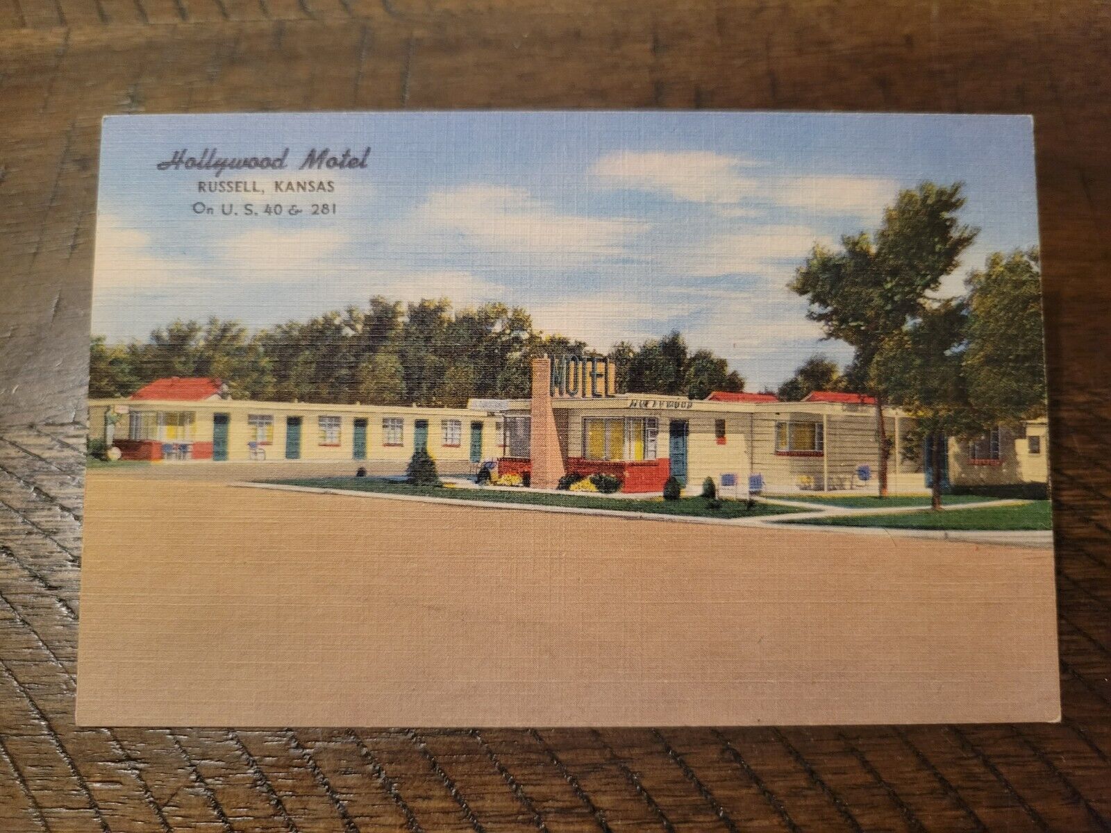 Postcard KS Kansas Russell Hollywood Motel Roadside