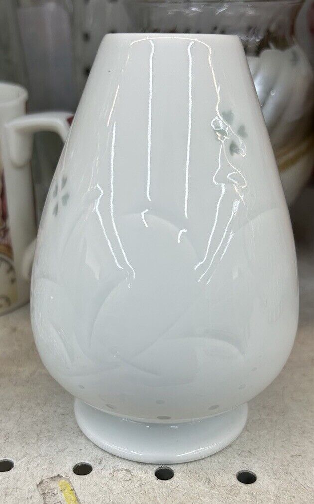 Vintage High Quality Blanc De Chine Japanese Mid Century Carved White Vase