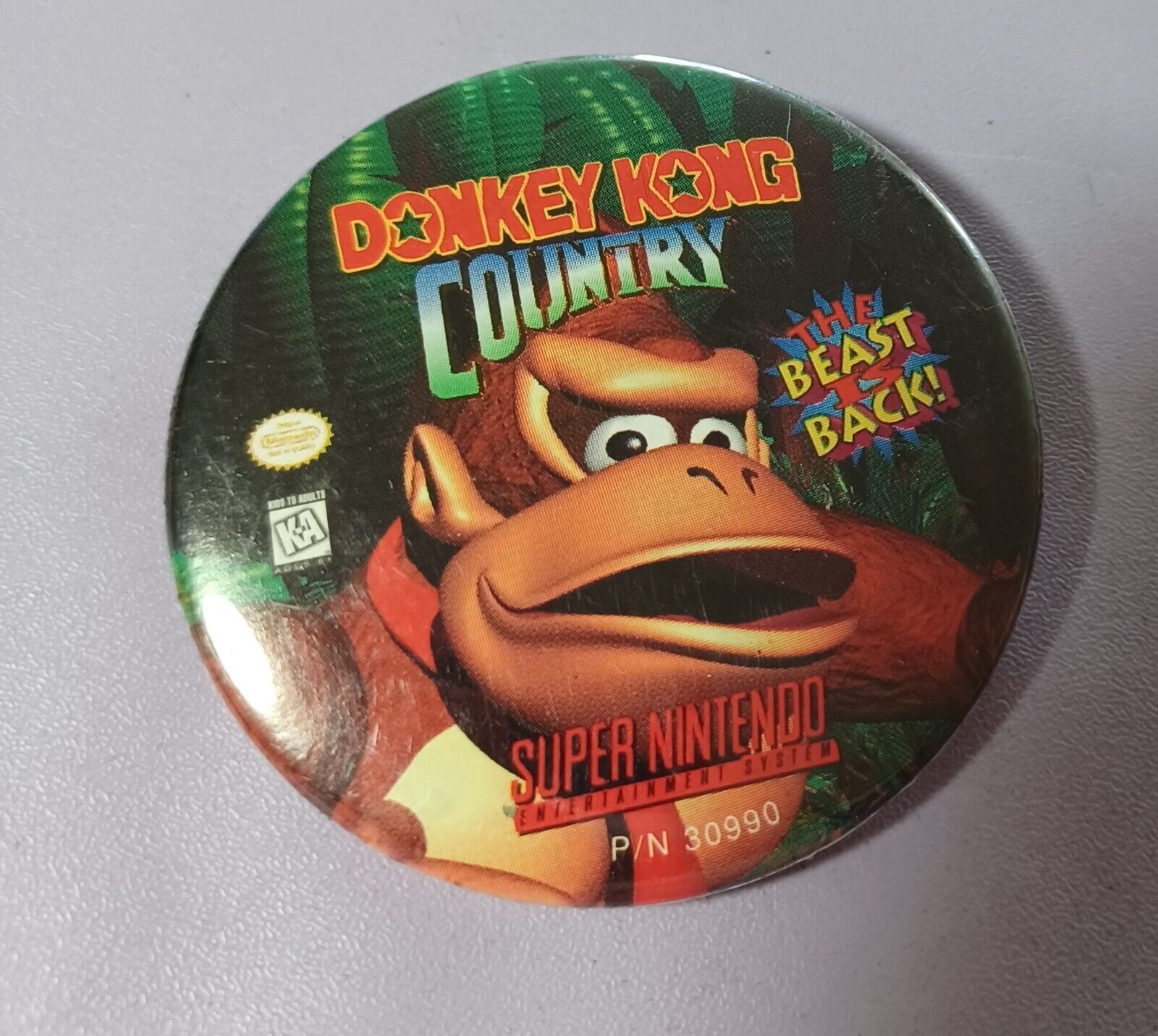 Super Nintendo Donkey Kong Country Promo Button Pin Pinback 1994 Collectible 