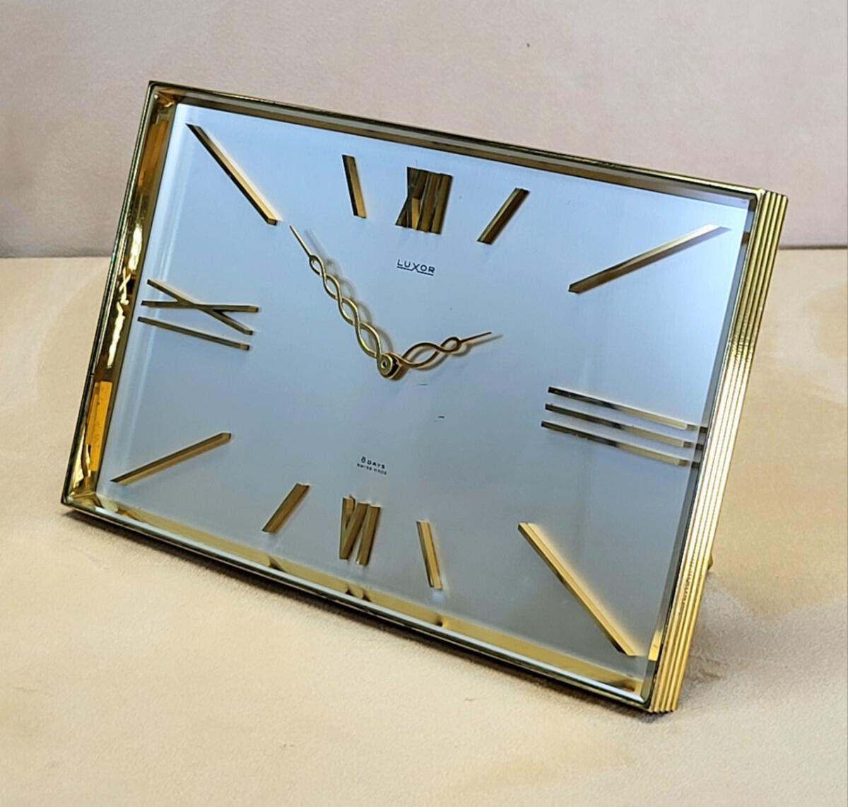 Best of Class Mid-Century Modern LUXOR Swiss Mantel Shelf Clock 8-day, 15-jewel
