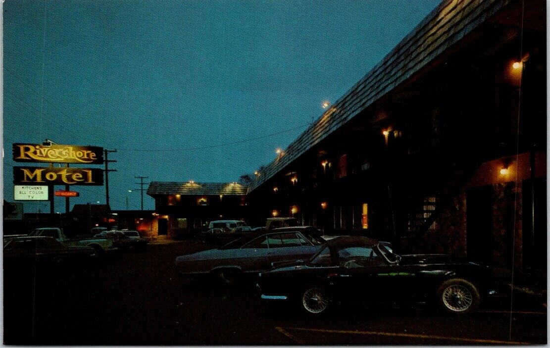 Astoria OR Rivershore Motel Night View 1960s Autos Triumph Oregon postcard PP1