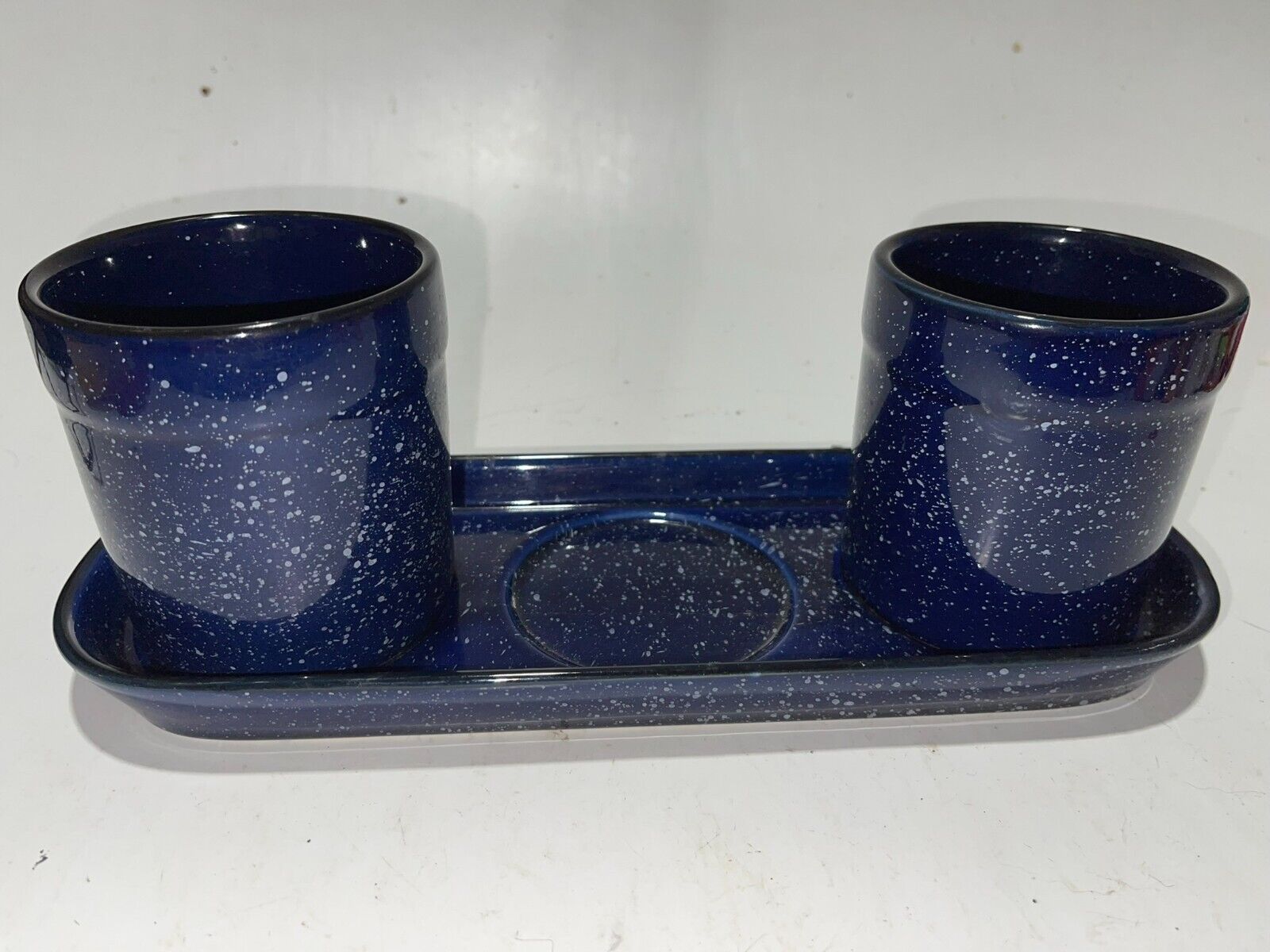 PLANTER PLATE AND 2 MATCHING PLANTERS BLUE WHITE SPECKLES CHANCE HOLD