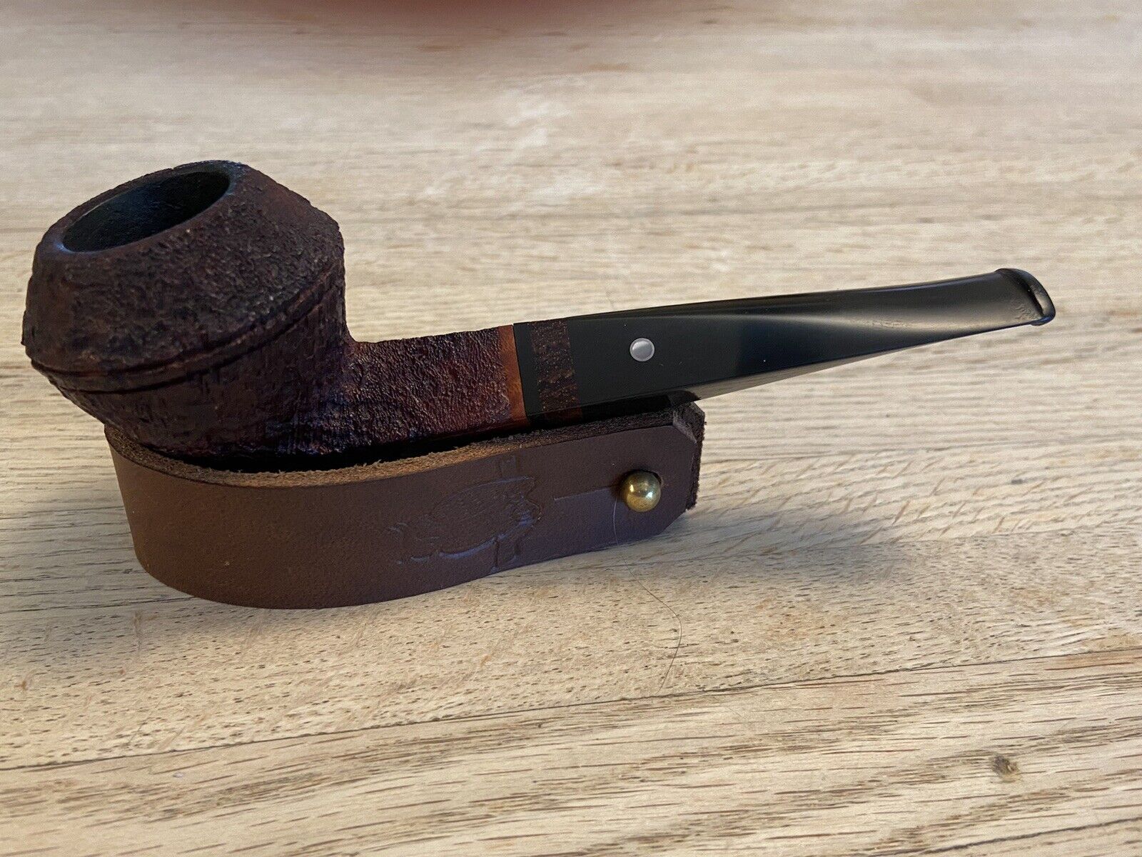 Exceptional Old Nellie Joe Nelson Bulldog Pipe