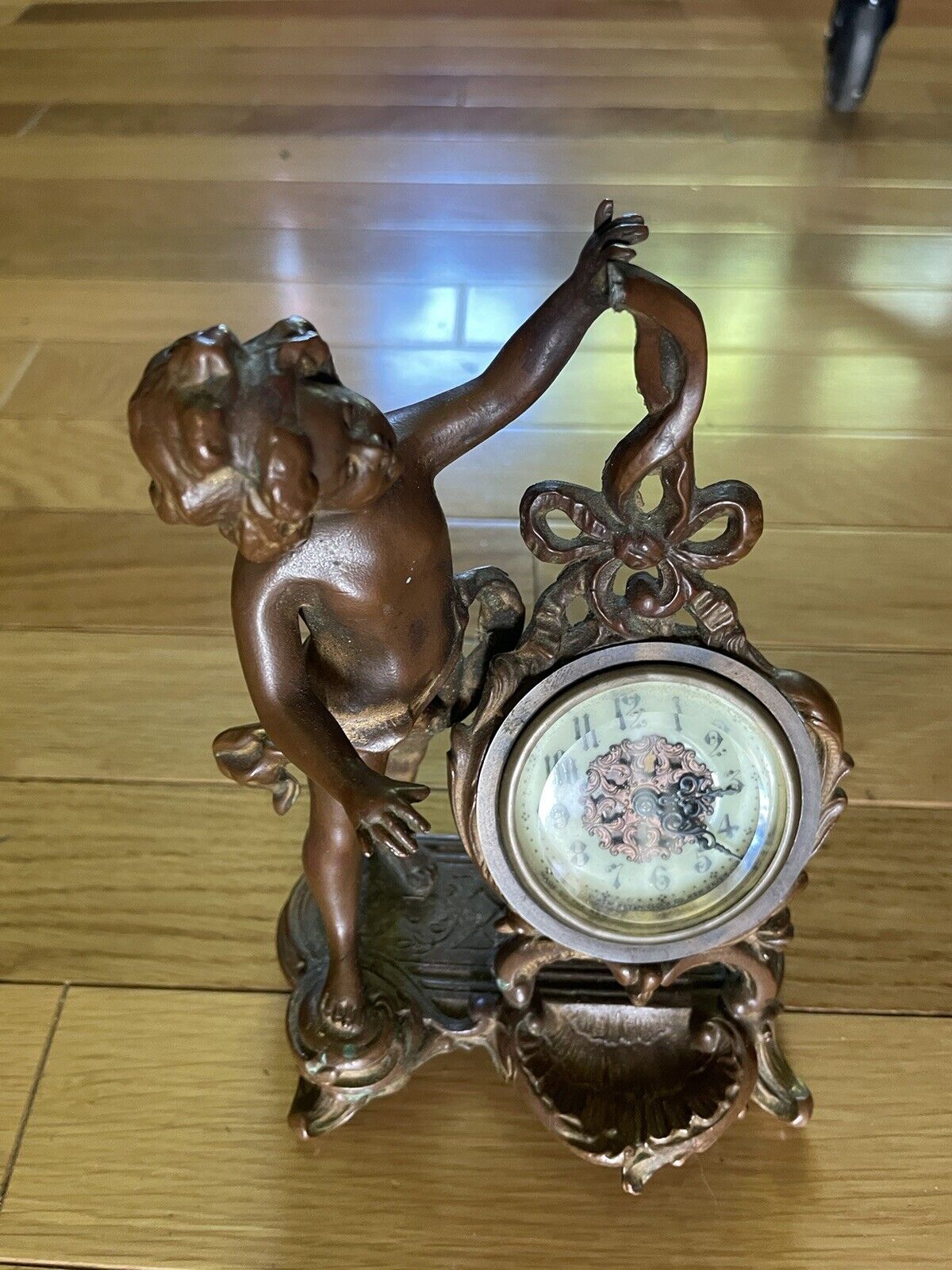 Vintage Bronze Winding Clock New Haven Cherub Rococo Victorian Style Collect