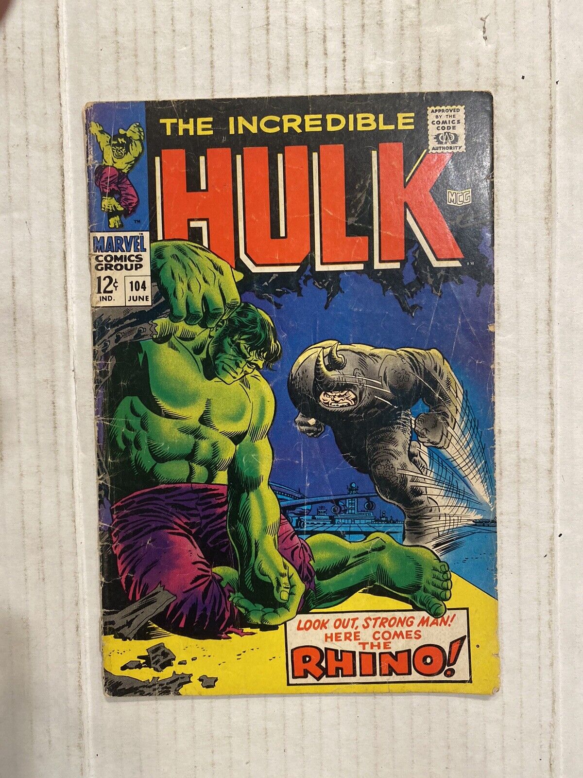 1968 INCREDIBLE HULK ISSUE #104 COMIC BOOK COMPLETE Hulk Vs Rhino Marvel Classic