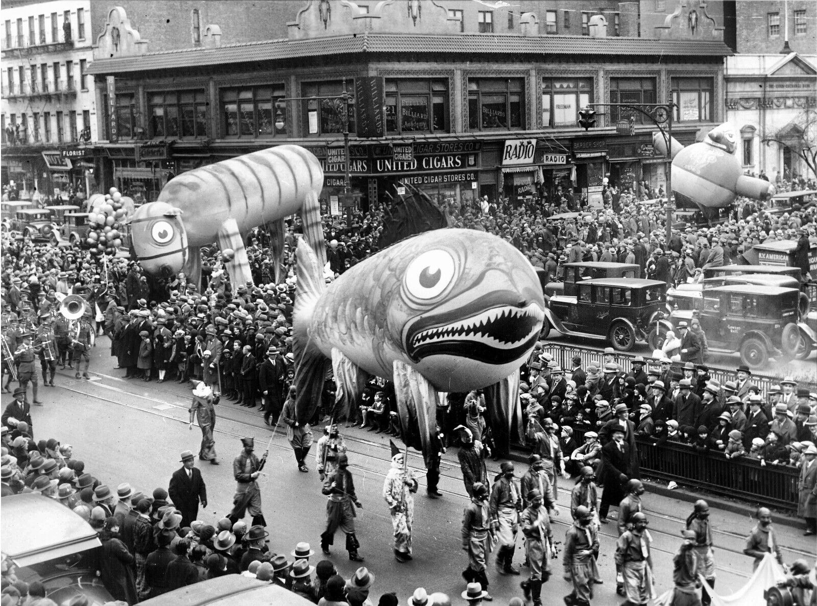 1928 First Inflatable Balloons Macy\'s Thanksgiving Parade 8 x 10 photograph