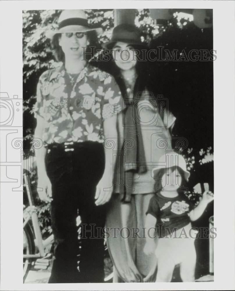 Press Photo John Lennon, Yoko Ono and son, Sean Lennon in the late 1970\'s.
