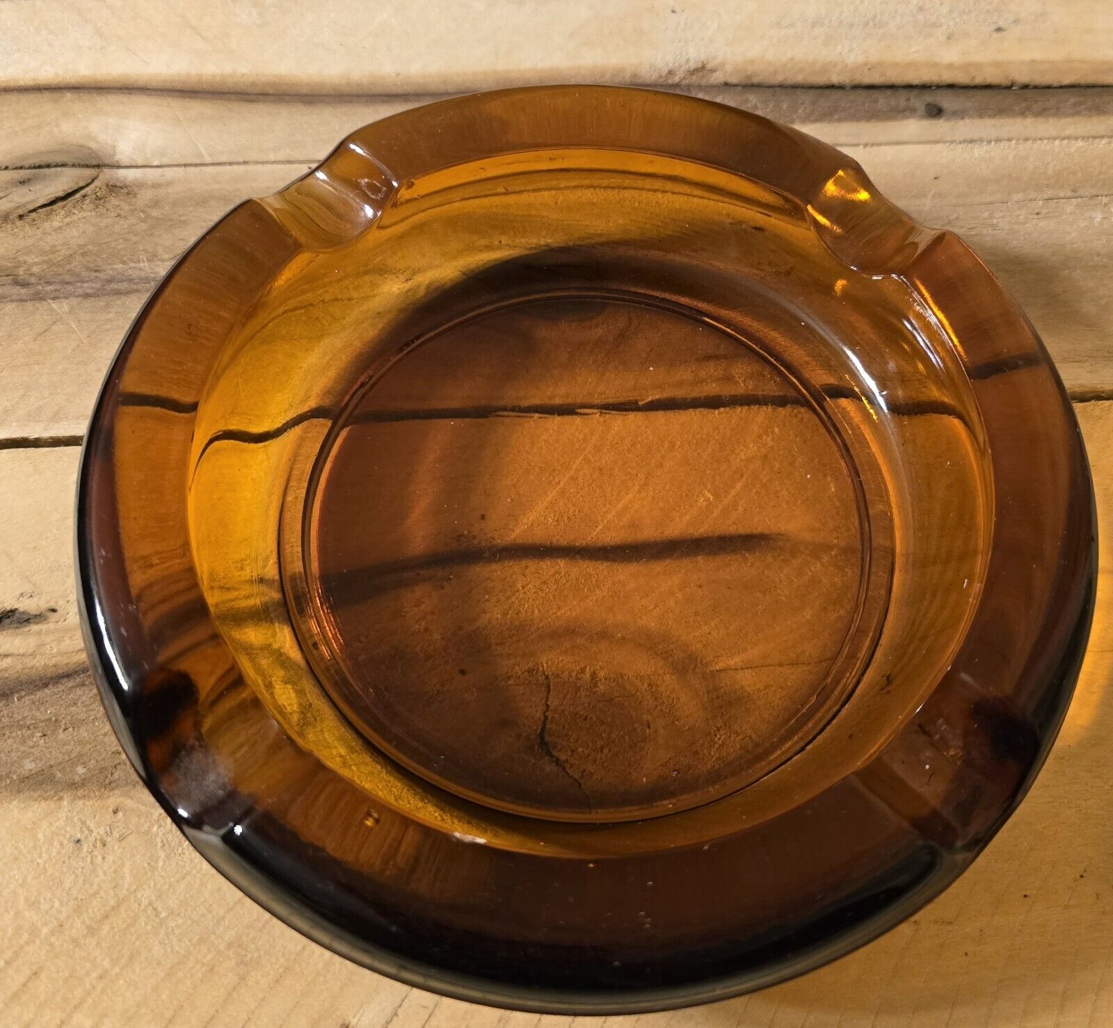 Vintage Large Round Dark Amber Glass Cigar Ashtray Heavy 4 Slots 7\