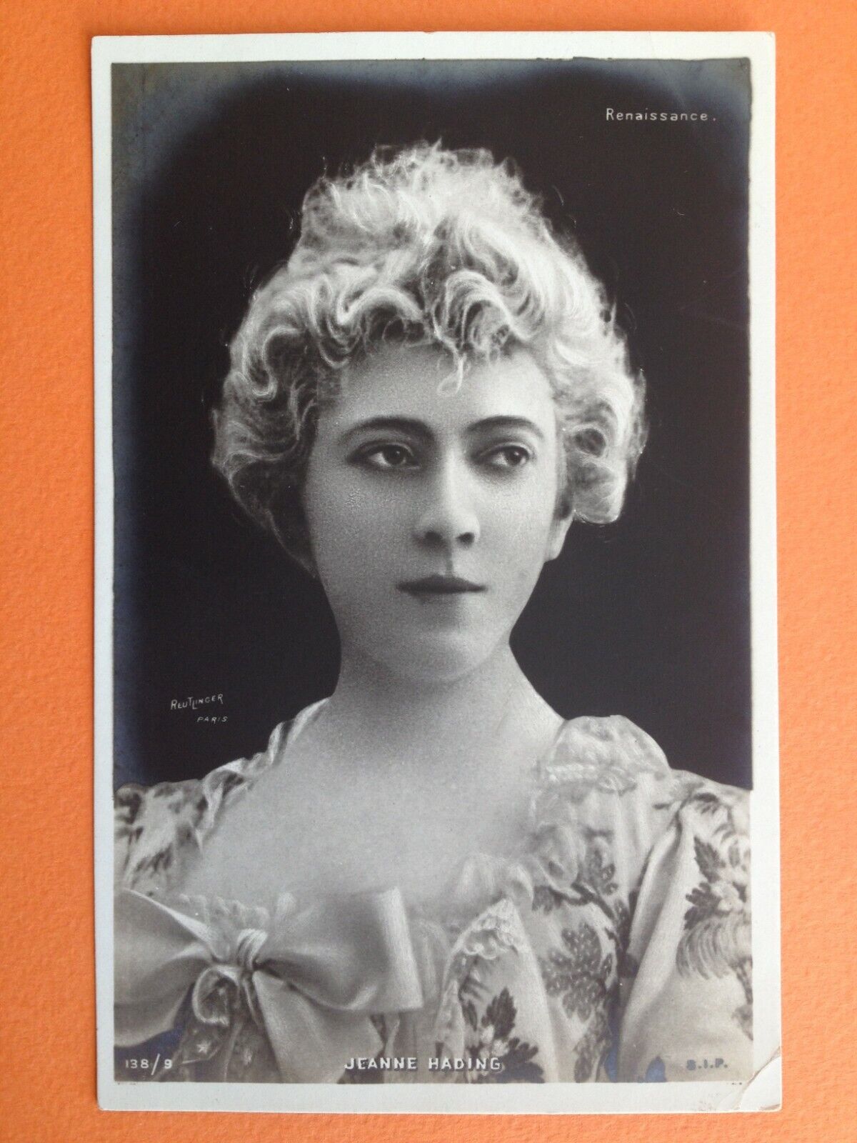 cpa Portrait of Actress Jeanne HADING PHOTO signed REUTLINGER in PARIS Theatre