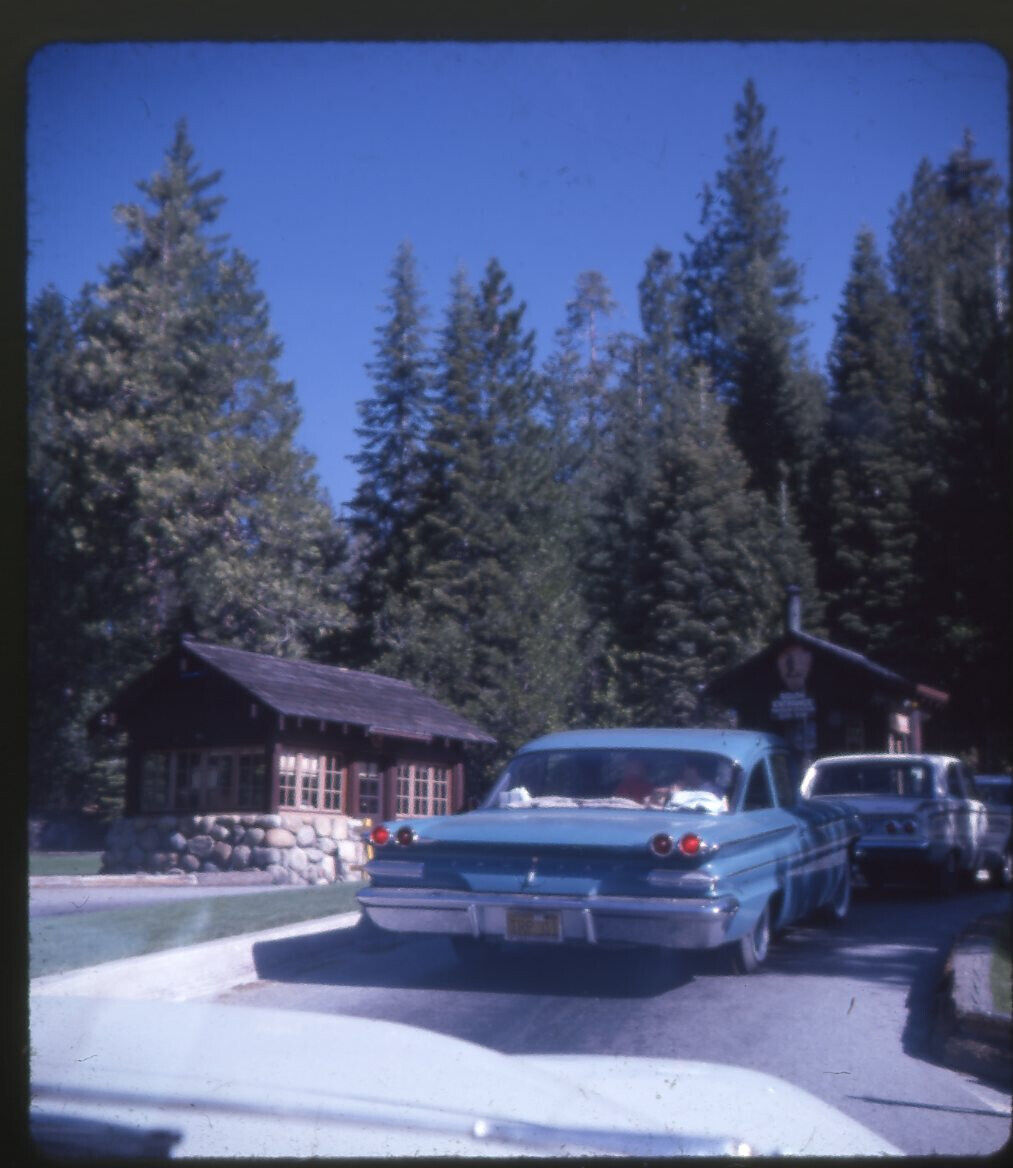 pc01 3D 1960s Stereo Slide  Yosemite South Entrance Cars 857a