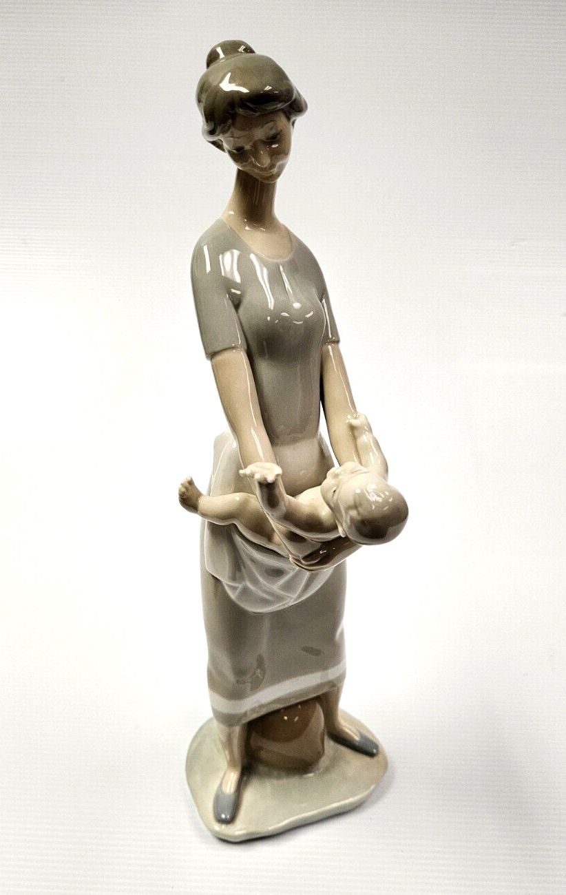 Lladro Figurine 13\