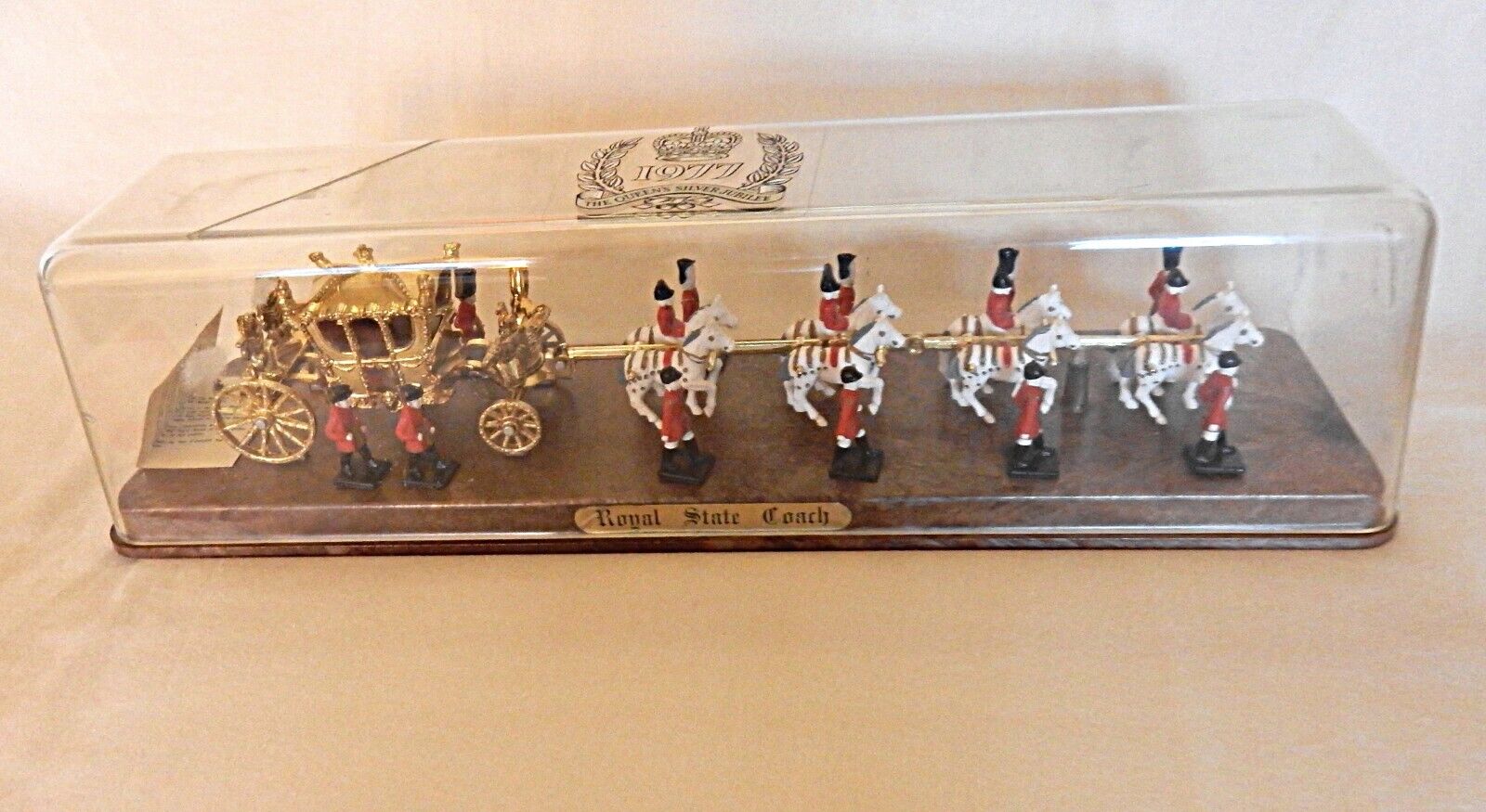 QUEEN ELIZABETH II ~ SILVER JUBILEE 1977 ~ ROYAL STATE COACH ~ CRESCENT TOY CO.
