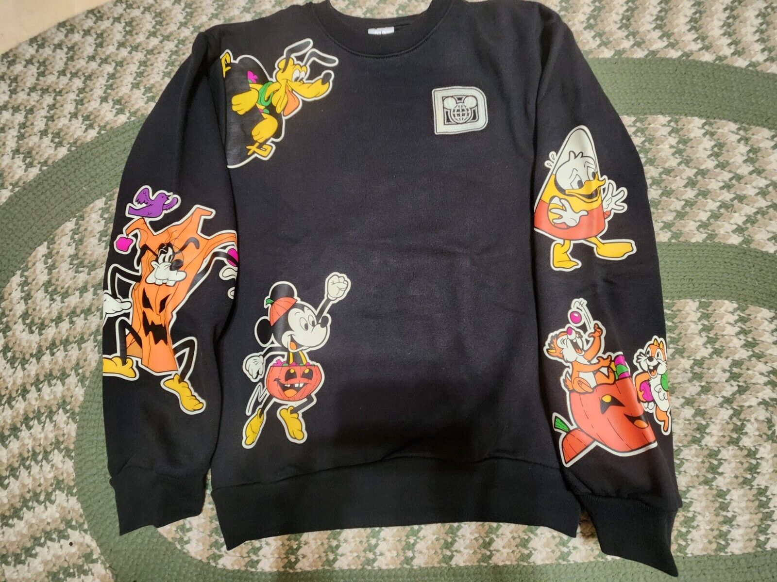 Disney Parks 2022 Halloween Mickey & Friends Pullover Crew Sweatshirt NWOT XS