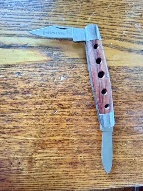 Vintage WINCHESTER 2 Blade FOLDING POCKET KNIFE w/ Wooden Handle