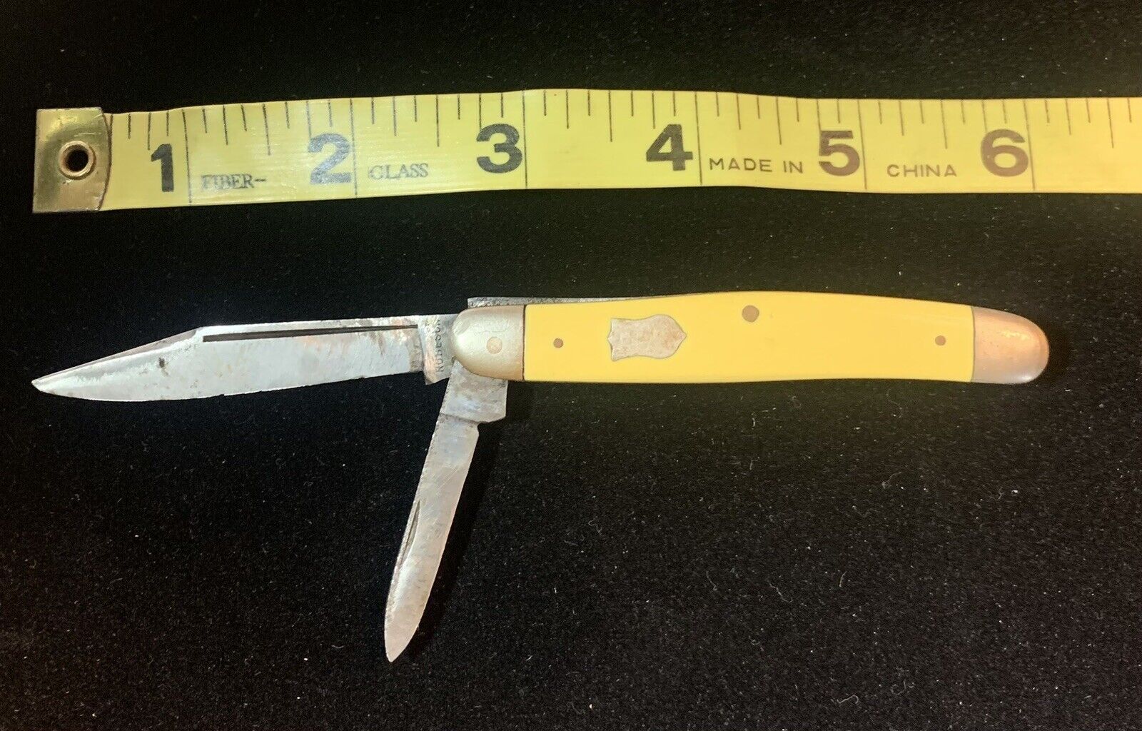 Vintage Robeson 4822 Two Blade Jack Knife, Yellow Composition Handles, 3 3/8