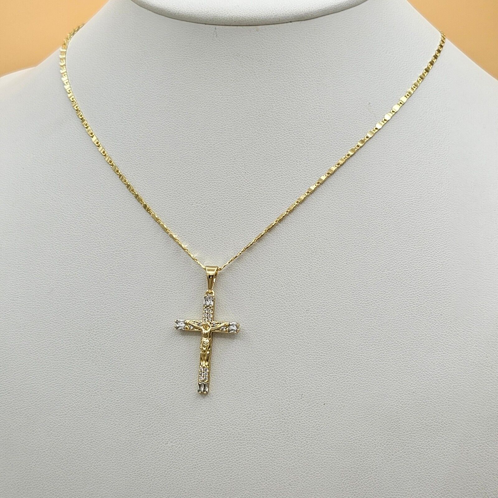 14K Gold Plated Crucifix Cross Pendant Necklace Chain Set Oro laminado