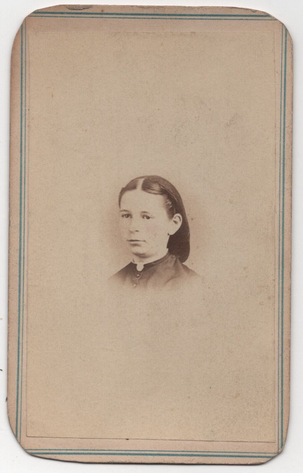 ANTIQUE CDV C. 1860s J.F. NICE CUTE TEENAGE GIRL IN DRESS LEWISBURG PENNSYLVANIA