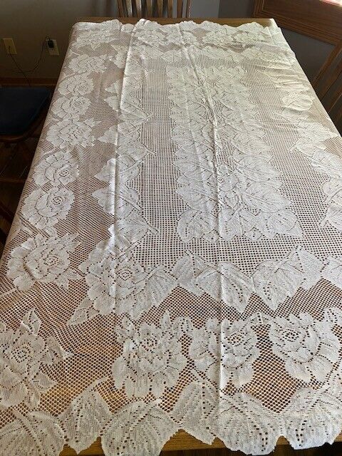 Vintage lace tablecloth 58\