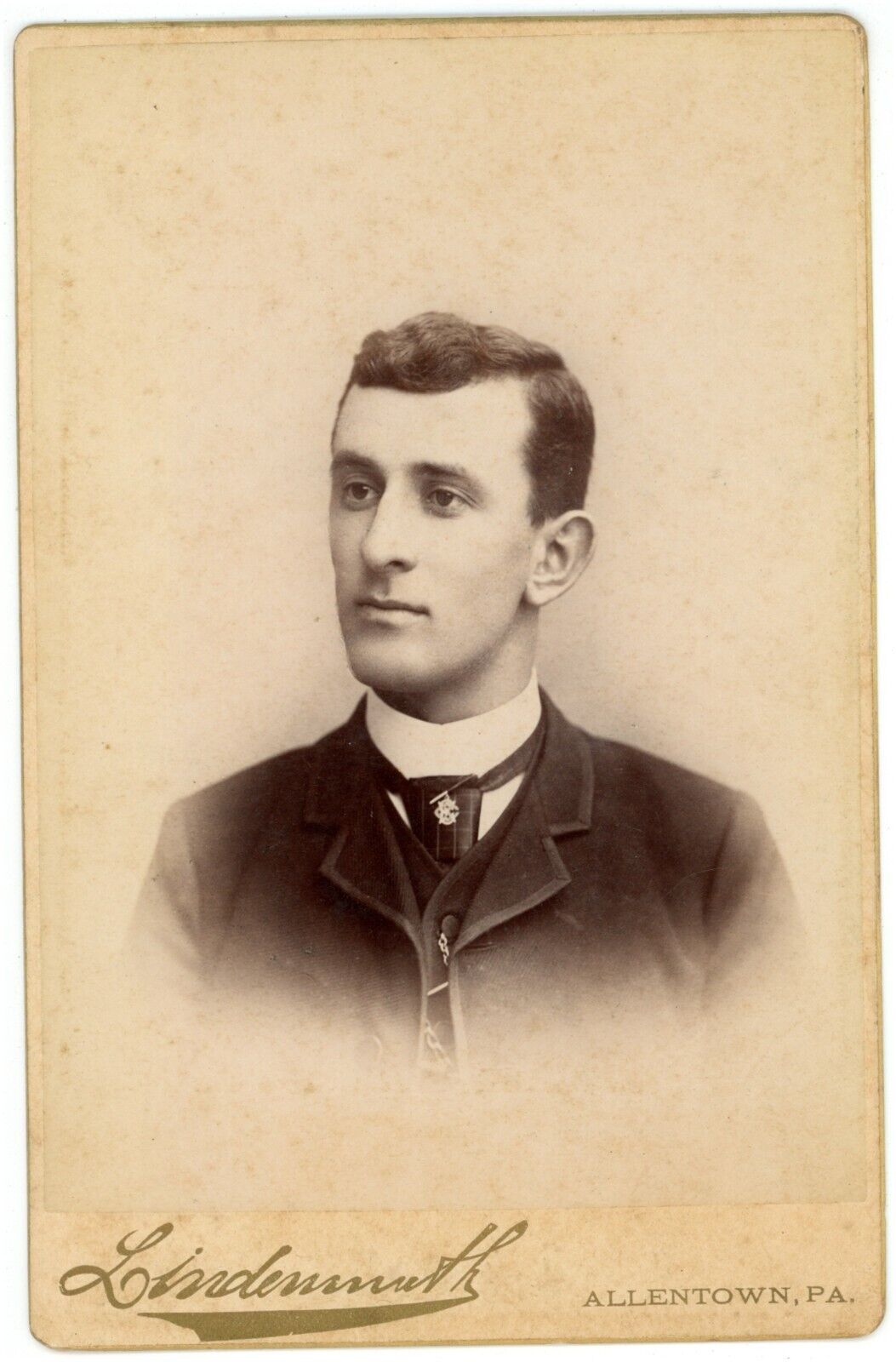 CIRCA 1887 Dated CABINET CARD Handsome Young Man Suit Lindenmuth Allentown, PA