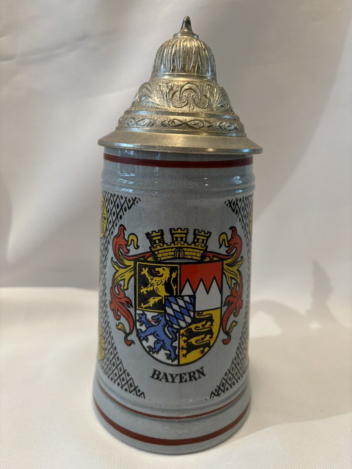 8” Original King 3 404 Bayern Bavaria Shield Beer Stein Lidded Germany 16 oz