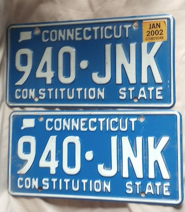 Vintage Pair Of 1990\'s  Blue/White Connecticut License Plates #940 JNK