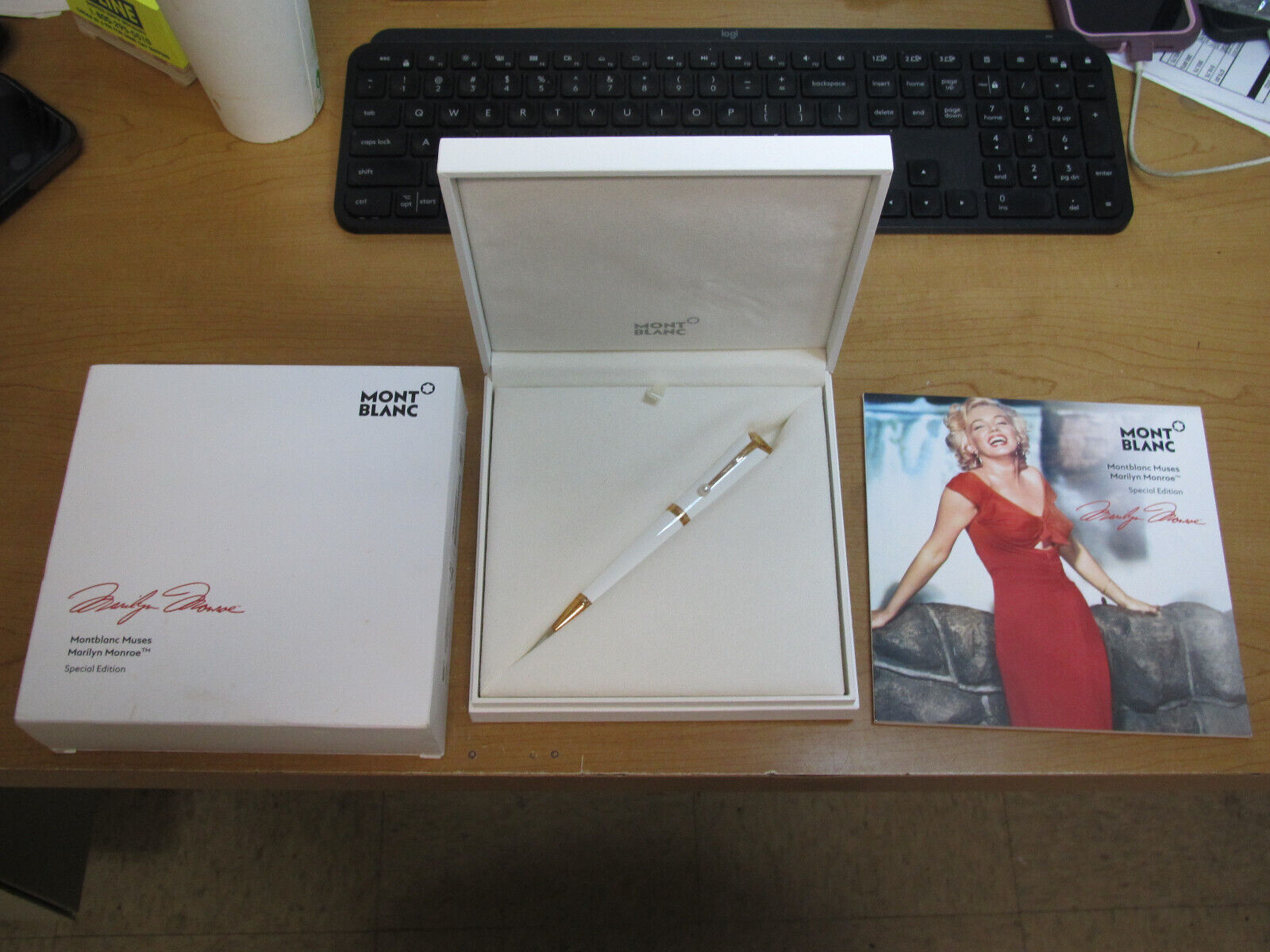 Montblanc Pearl Muses Marilyn Monroe Special Edition Ballpoint Pen - White
