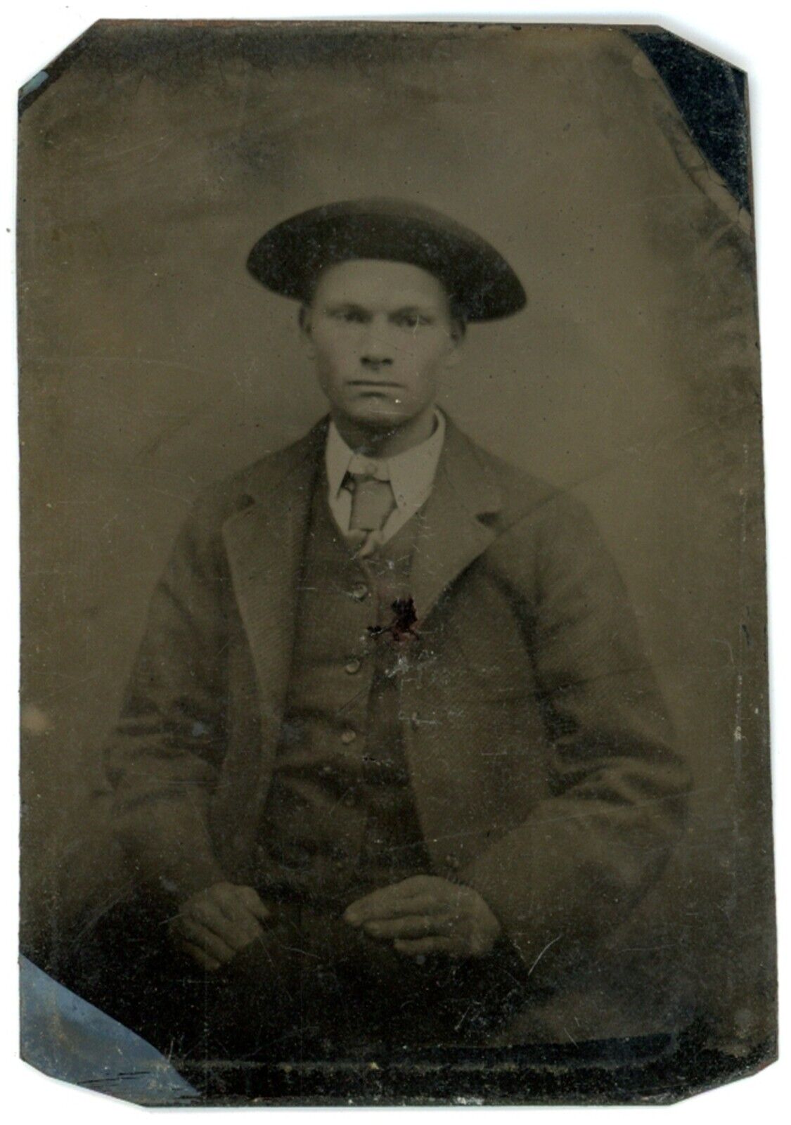 CIRCA 1860\'S 2.25X3.13 1/6 Plate Hand Tinted TINTYPE Handsome Young Man in Hat
