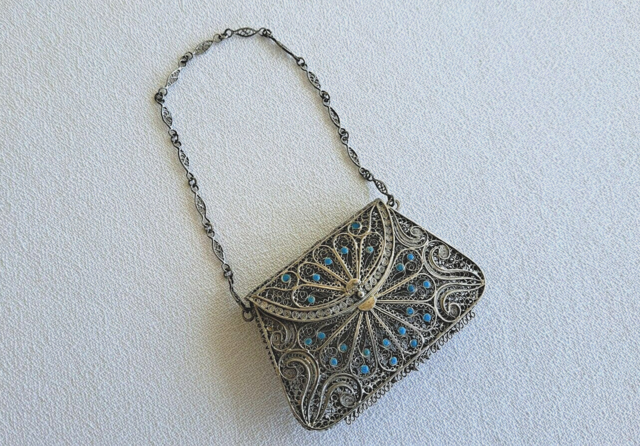 Antique 800 silver and enamel COIN PURSE filigree. With chain: 5.70 in. Unique