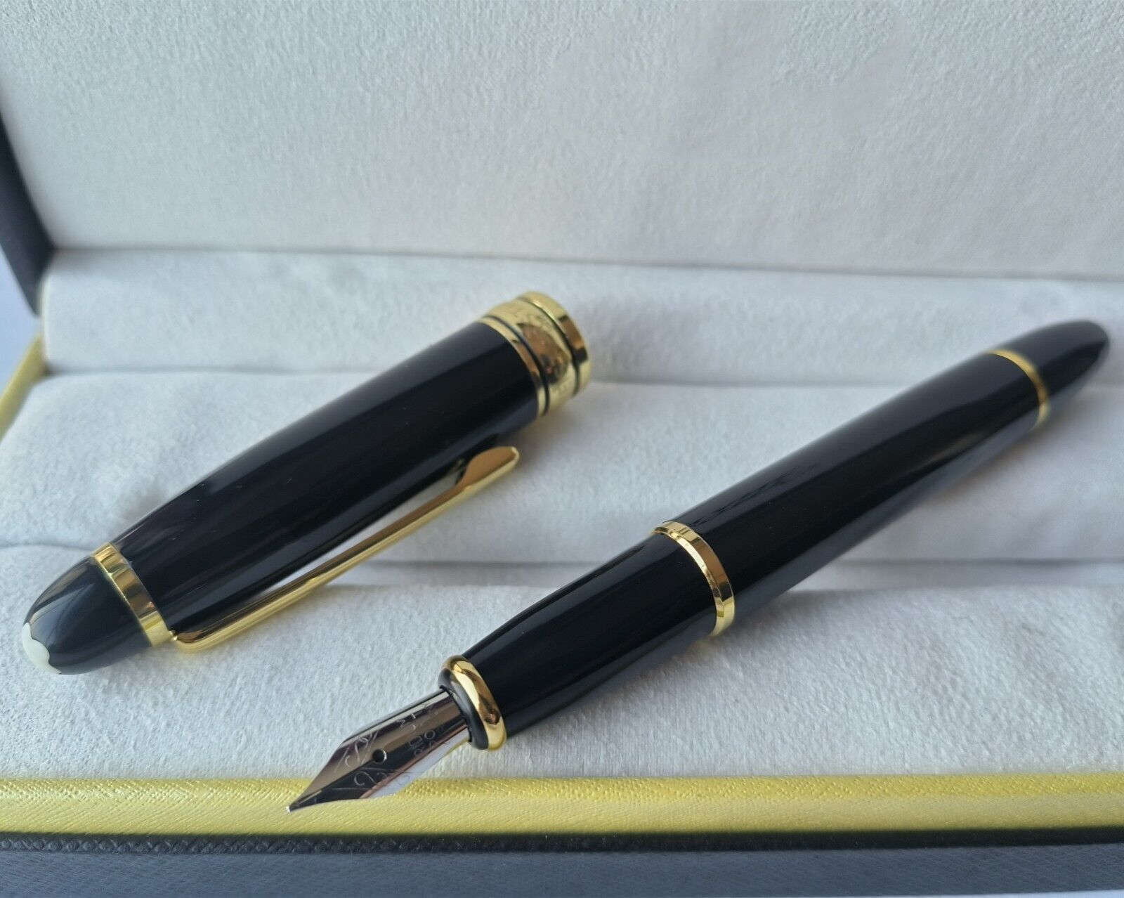 Luxury Le Grande Series Black+Gold Clip 0.7mm nib Fountain Pen NO BOX