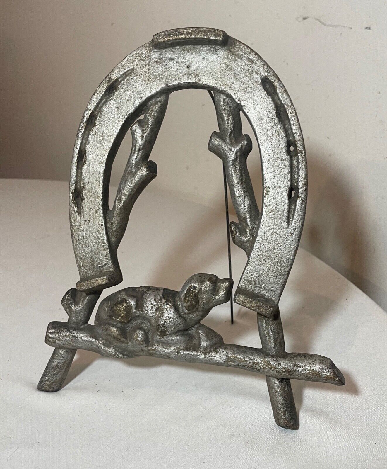 antique heavy cast iron good luck horseshoe dog plaque wall table statue art 