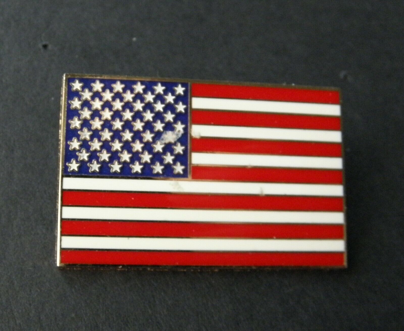 USA AMERICA LARGE USA FLAG LAPEL PIN BADGE 1.5 INCHES