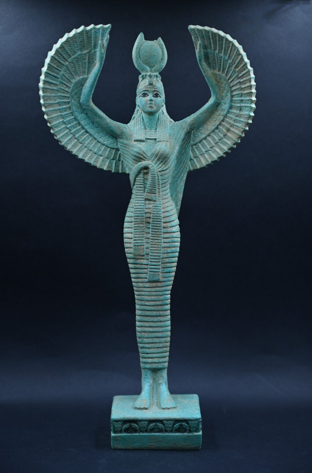 Isis - Egyptian statue of goddess of love ( Isis ) large and heavy made in Egy