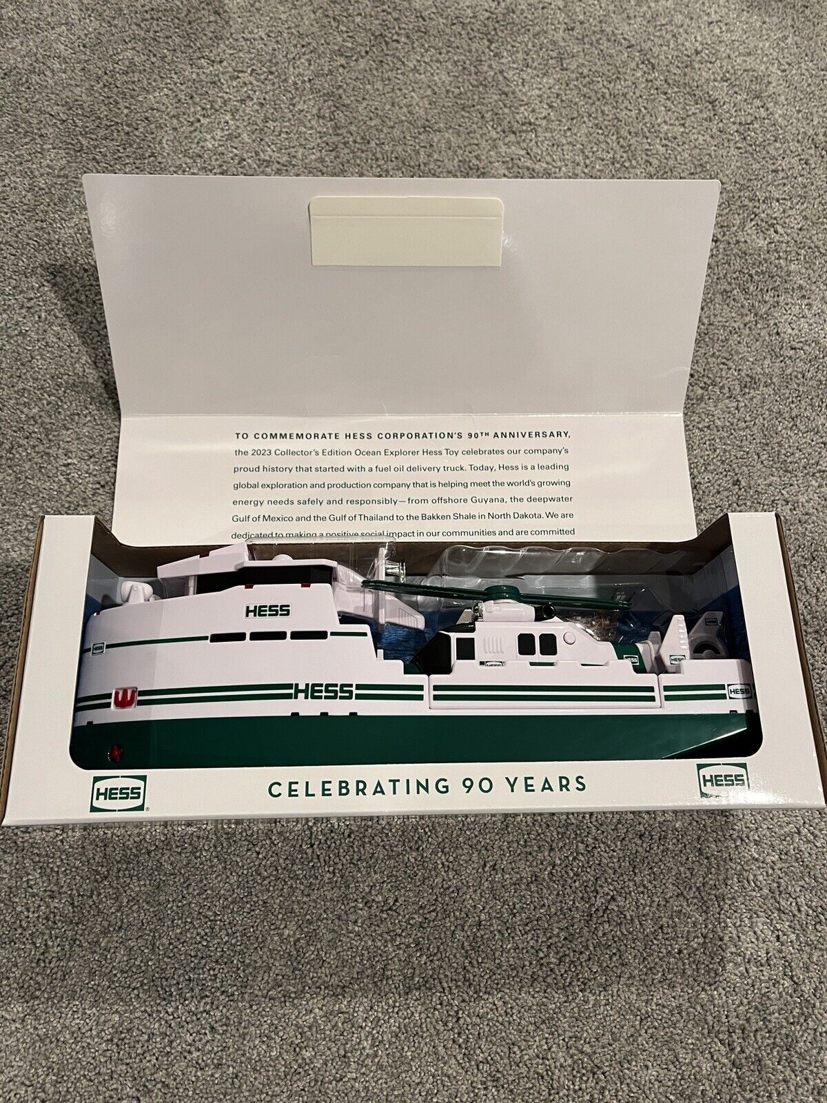 New 2023 Hess Toy Truck 90th Anniversary Collector\'s Edition Ocean Explorer