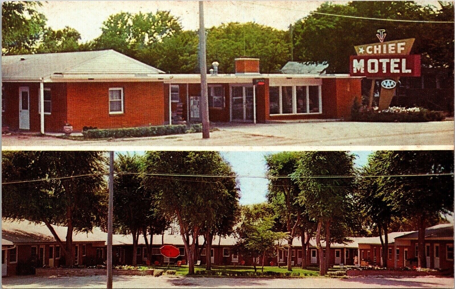 Front Back Entrances View Chief Motel McCook Nebraska Greenery Postcard Unused
