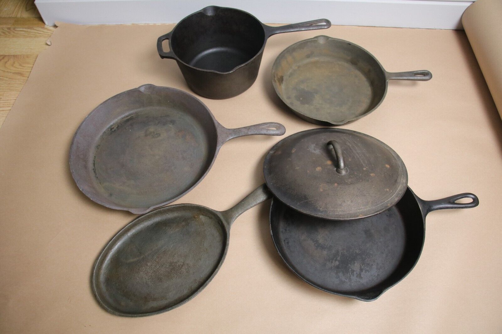 Lot of 5 Vintage Cast Iron Pans Lodge 2.5qt 12\