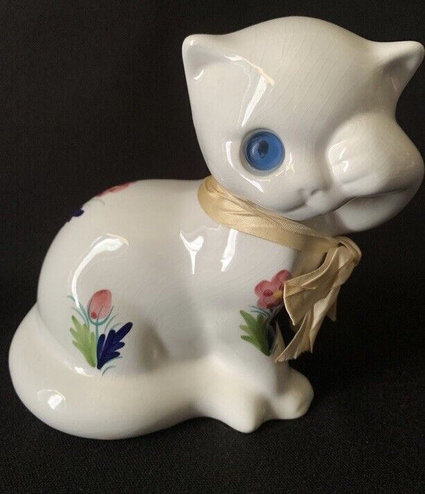 Vintage ELPA Alcobaca Portugal Ceramic White Floral Cat Blue Eyes 6.5\