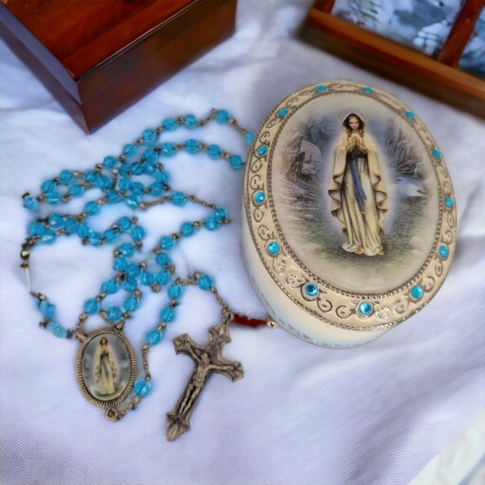 Vtg Signed Our Lady Of Lordes Rosary Porcelain Music Box Hector Garrid Ave Maria