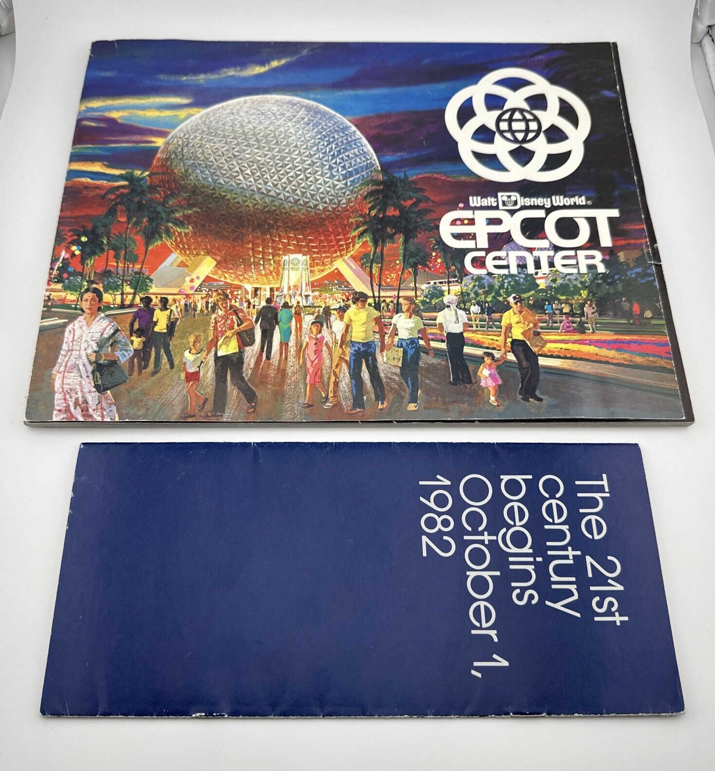 Walt Disney World EPCOT Vintage Commemorative Opening Day Guide Book & Brochure
