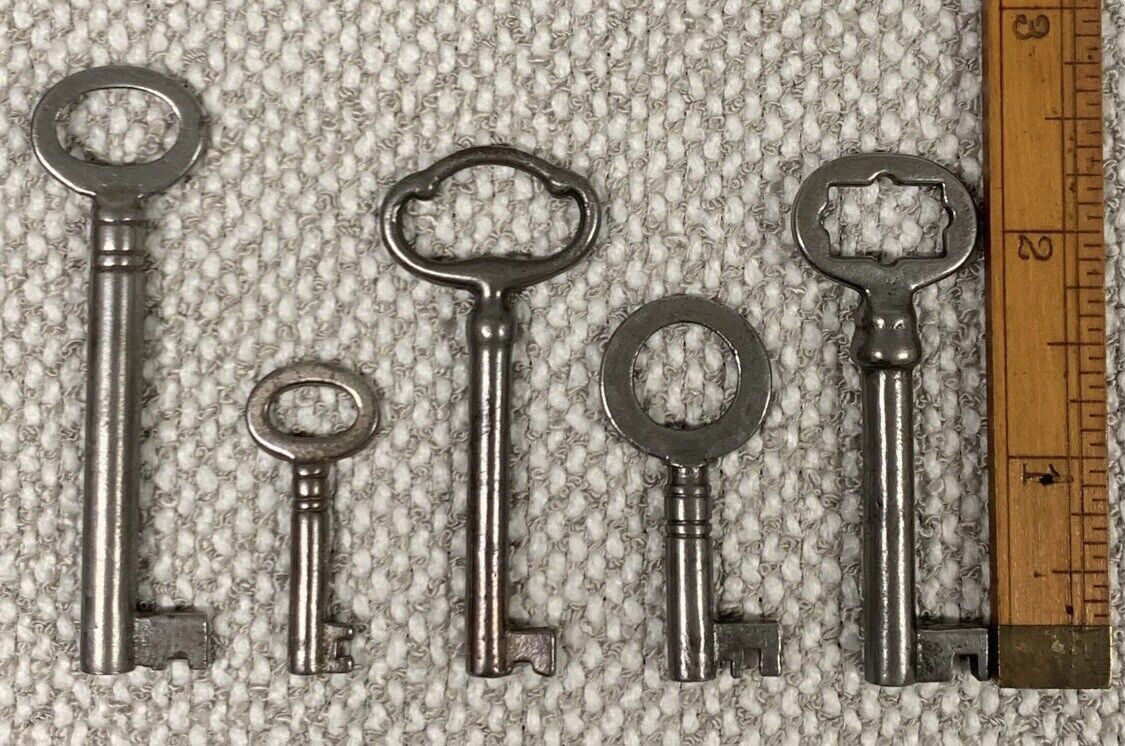 Vintage Antique Skeleton Keys